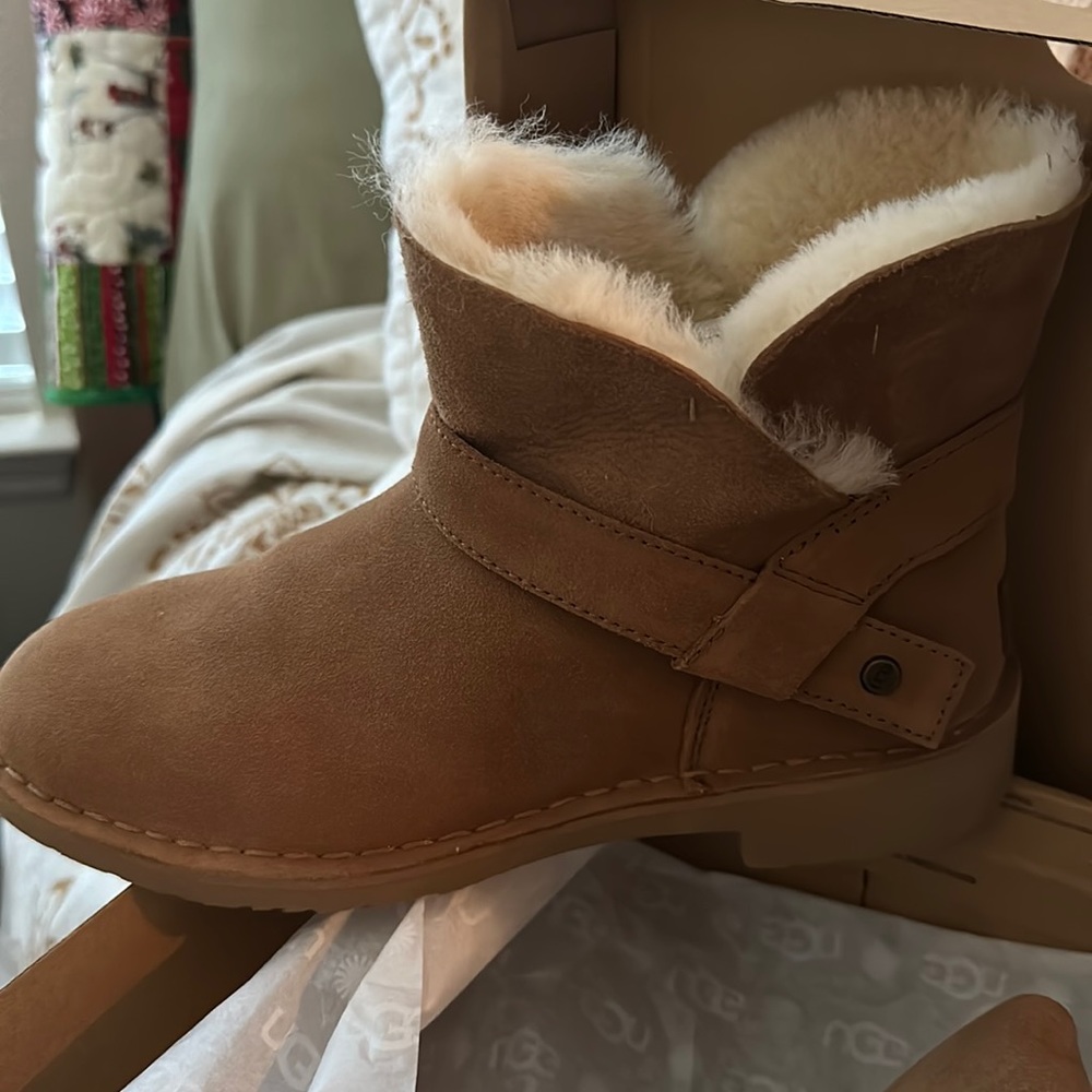 Genuine UGG Dry tech ankle boot